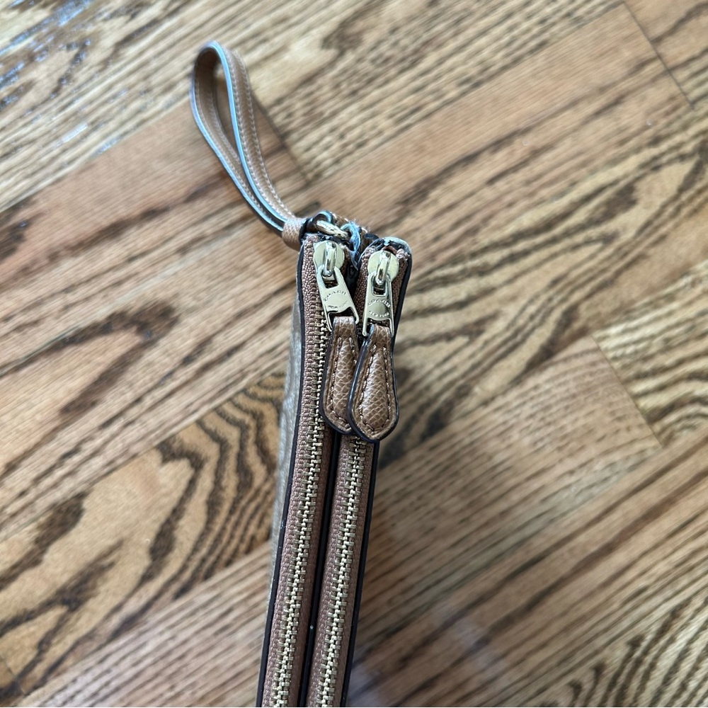 Coach double zip pouch wallet wristlet - Picture 5 of 16